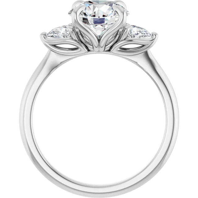 Engagement ring in white gold