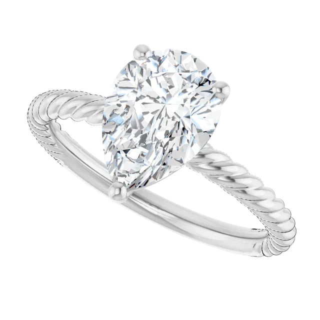 Luxurious Solitaire Engagement Ring in Pear shape